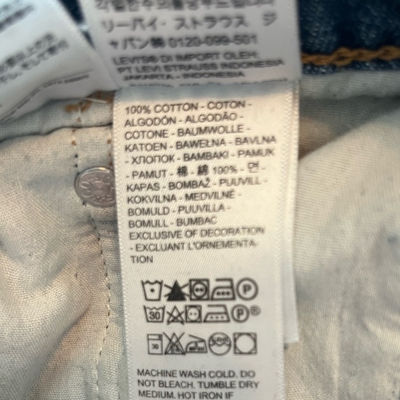 Levis Women's Super Low, Wide Leg Jeans - Picture 6 of 9